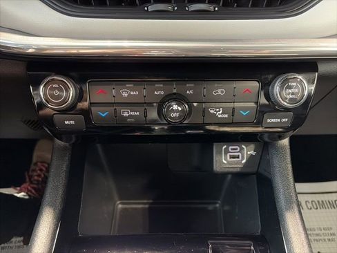 Used 2024 Jeep Compass Limited image 20