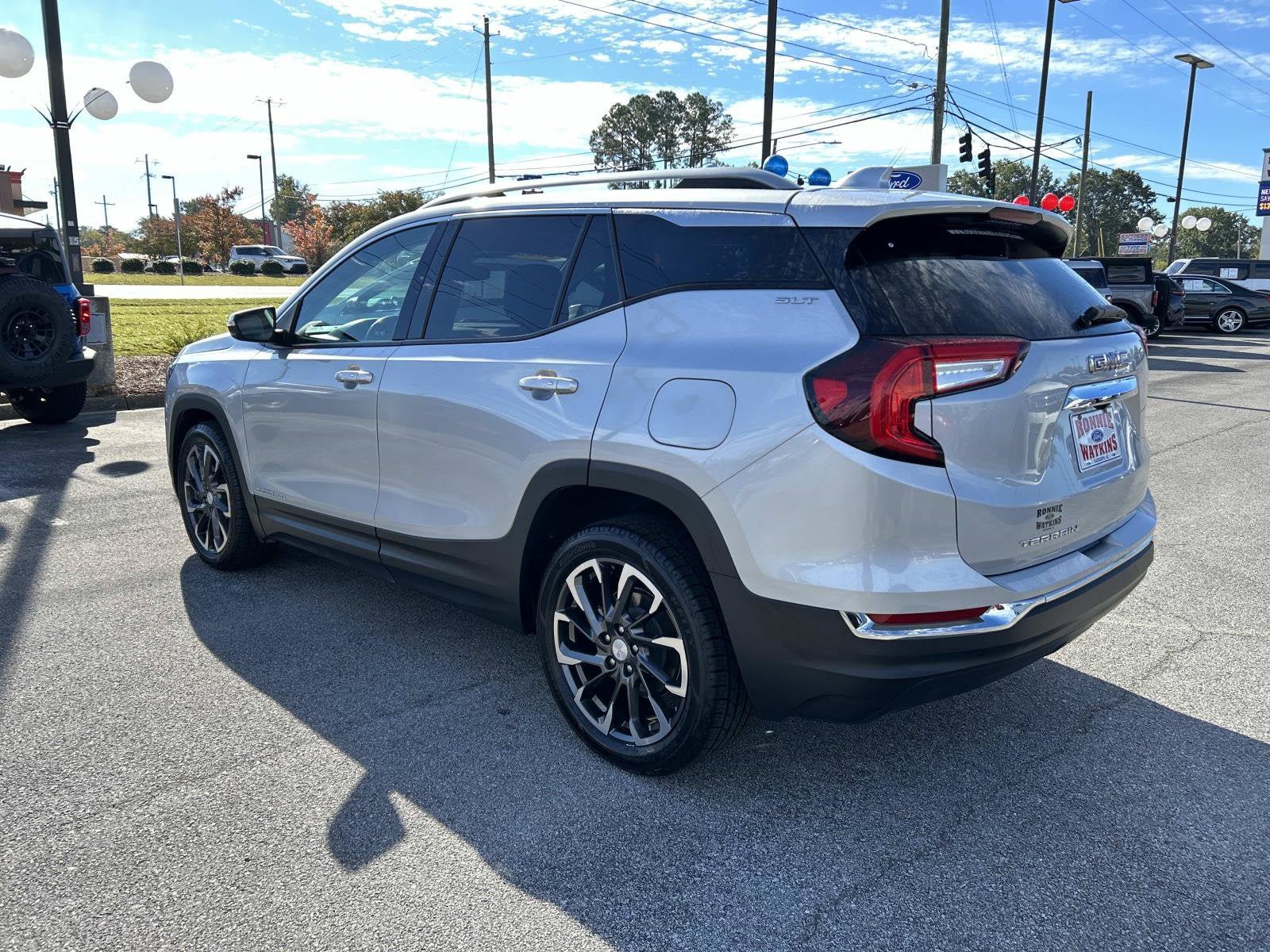 Used 2022 GMC Terrain SLT FWD image 6