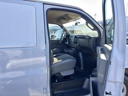 Used 2024 GMC Savana 2500 w/ Driver Convenience Package image 13