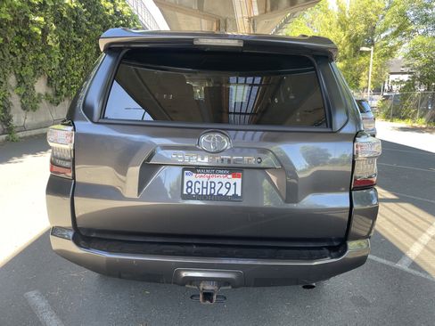 Used 2019 Toyota 4Runner SR5 Premium image 12