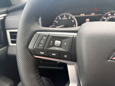 New 2026 Mitsubishi Outlander SE image 14