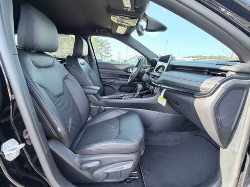 New 2026 Jeep Compass Latitude image 22