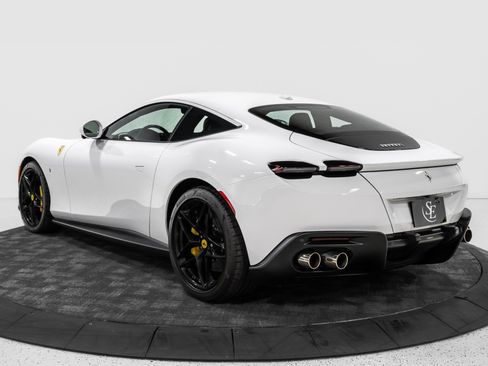 Used 2022 Ferrari Roma RWD image 5