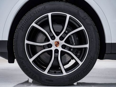 New 2026 Porsche Cayenne image 13
