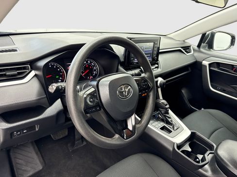Used 2021 Toyota RAV4 LE w/ Carpet Mat Package (TMS) AWD/4WD image 18