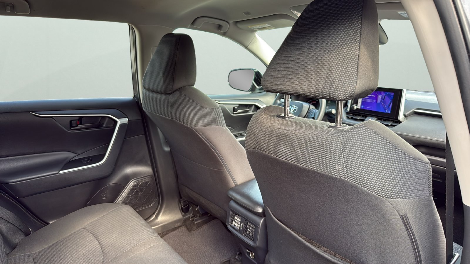 Used 2024 Toyota RAV4 LE FWD image 22