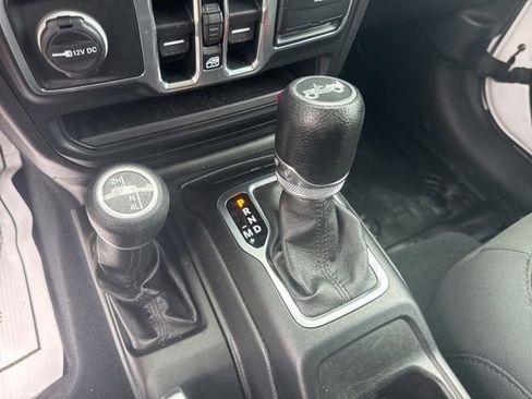Used 2018 Jeep Wrangler Unlimited Sport S AWD/4WD image 17