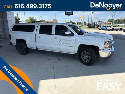 Used 2018 Chevrolet Silverado 1500 LT w/ All Star Edition AWD/4WD image 5
