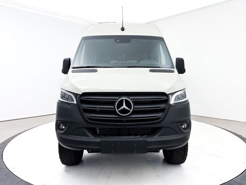 Used 2024 Mercedes-Benz Sprinter 2500 image 31