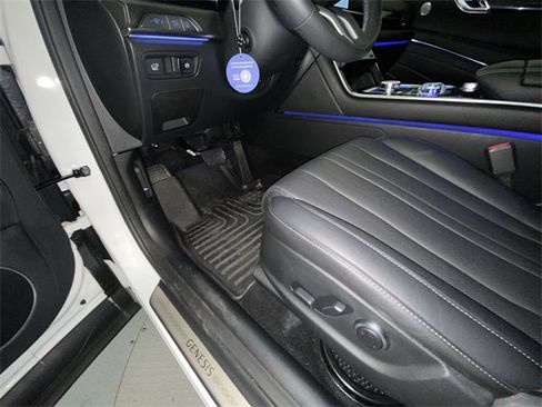 Used 2025 Genesis GV80 2.5T Standard image 12