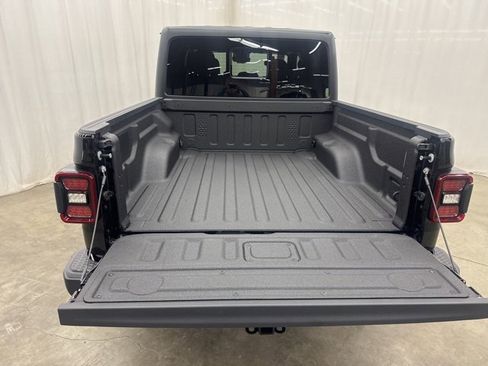 Used 2025 Jeep Gladiator Willys image 18