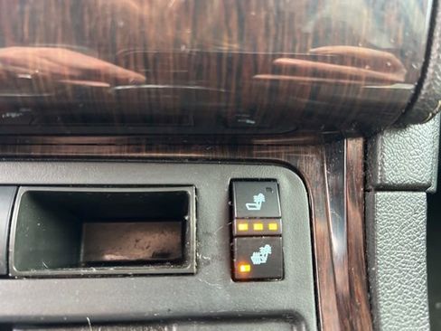 Used 2017 Chevrolet Traverse LT w/ Style and Technology Package image 21