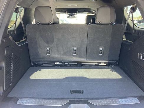 Used 2023 Chevrolet Suburban Premier AWD/4WD image 21