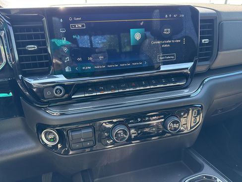 Used 2022 Chevrolet Silverado 1500 ZR2 w/ Technology Package image 17