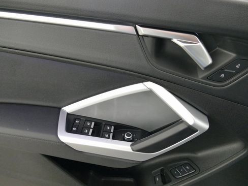 Certified 2025 Audi Q3 2.0T Premium Plus w/ Premium Plus Package image 11