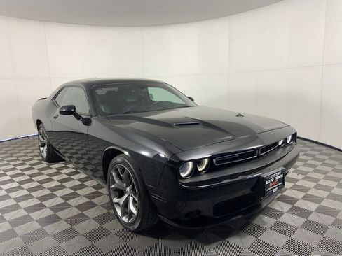 Used 2017 Dodge Challenger SXT Plus image 1
