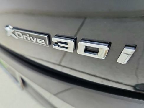 Used 2025 BMW X4 xDrive30i w/ Premium Package image 18