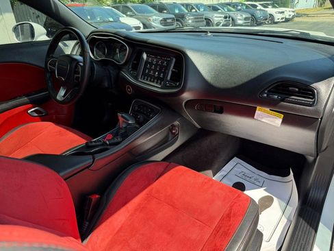 Used 2017 Dodge Challenger GT w/ Driver Convenience Group image 18