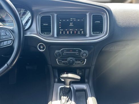 Used 2022 Dodge Charger SXT RWD image 12