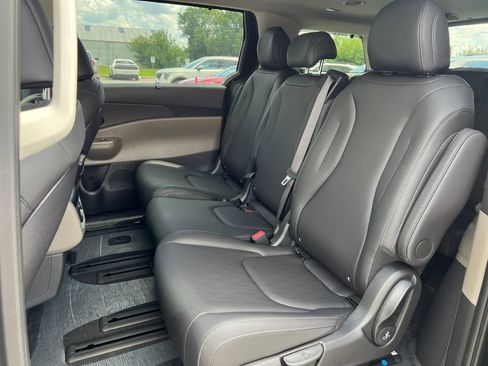 New 2026 Kia Carnival SX FWD image 14