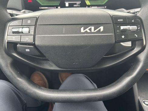 Used 2025 Kia K4 LXS image 14