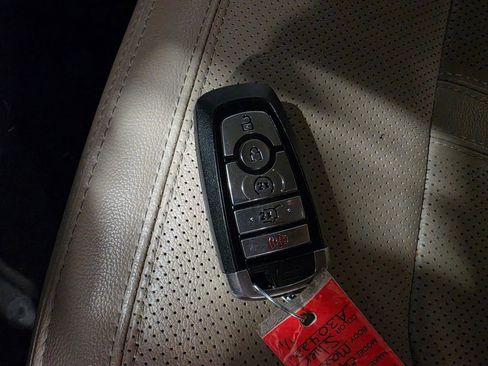 Used 2024 Ford Expedition Max Limited AWD/4WD image 10