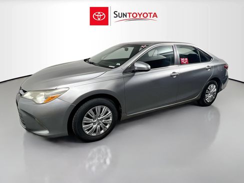 Used 2015 Toyota Camry LE FWD image 9