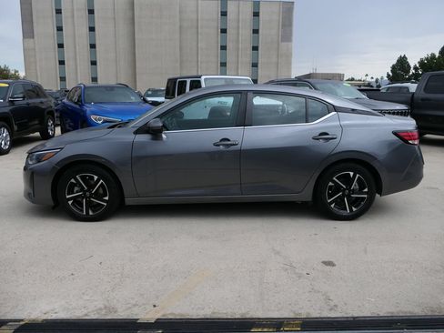 Used 2024 Nissan Sentra SV FWD image 6