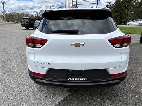 New 2026 Chevrolet TrailBlazer LS w/ LS Convenience Package FWD image 4