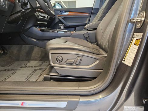 Used 2023 Audi Q5 2.0T Premium w/ Convenience Package image 15