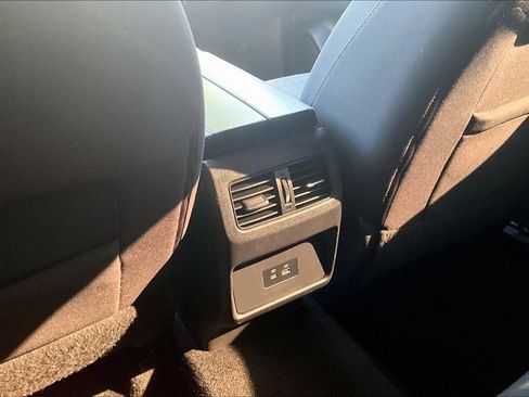Used 2021 Nissan Rogue SV FWD image 34