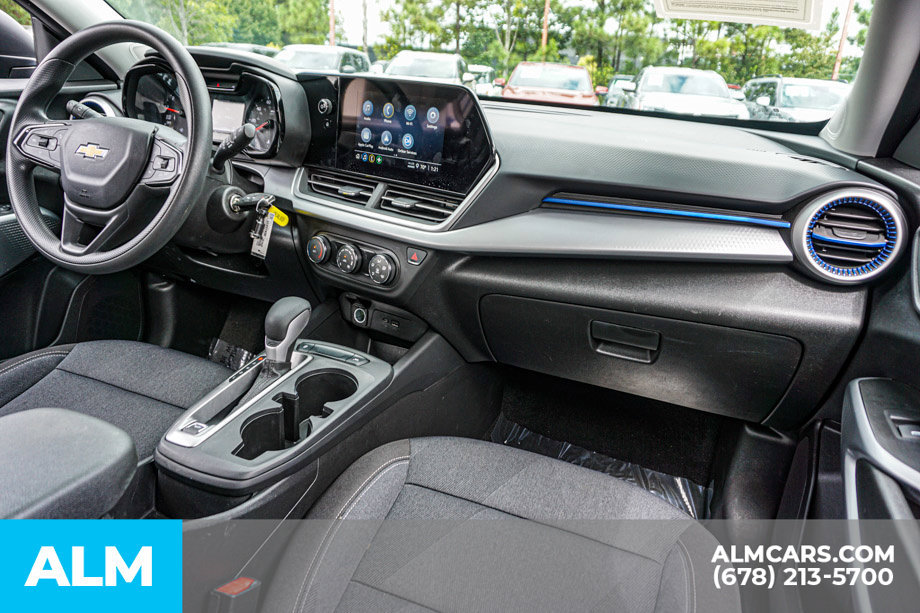 Used 2025 Chevrolet Trax LS FWD image 23
