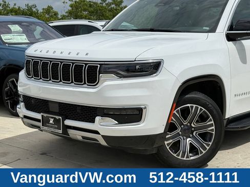 Used 2024 Jeep Wagoneer Series II w/ Flexible Seating Group RWD image 2