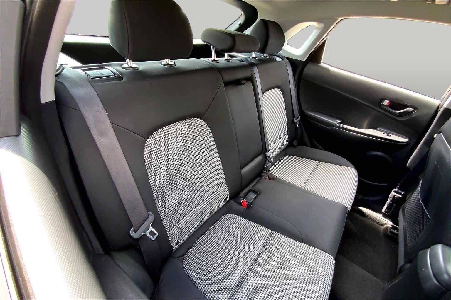Used 2020 Hyundai Kona SE AWD/4WD image 18