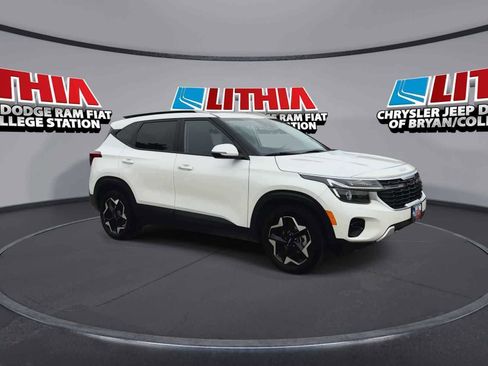 Used 2025 Kia Seltos S FWD image 2