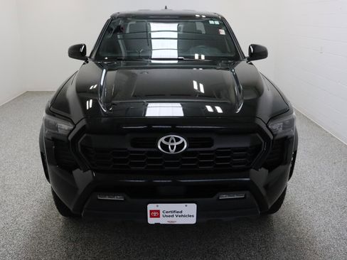 Certified 2025 Toyota Tacoma TRD Off-Road AWD/4WD image 3