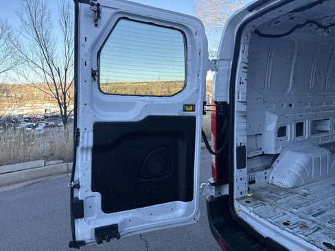 Used 2023 Ford Transit 250 Low Roof AWD image 17