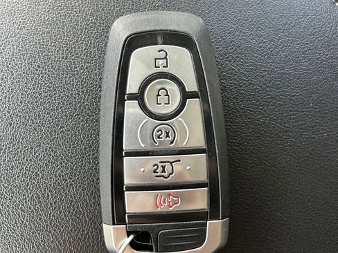 Used 2024 Ford Edge Titanium AWD/4WD image 18