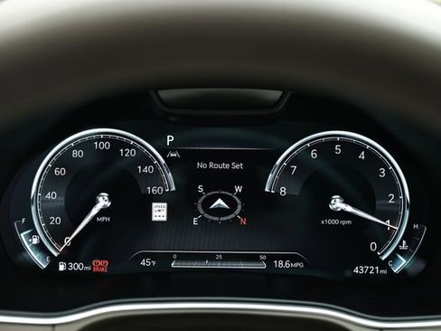 Used 2023 Genesis GV80 2.5T w/ Prestige Package image 32