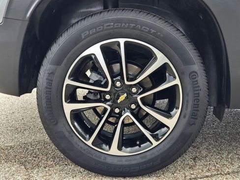Used 2025 Chevrolet TrailBlazer LT AWD/4WD image 32