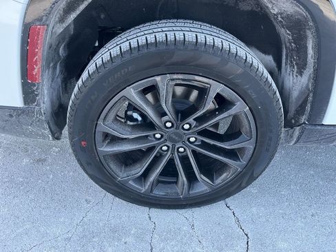 New 2026 Jeep Grand Wagoneer L Summit image 9