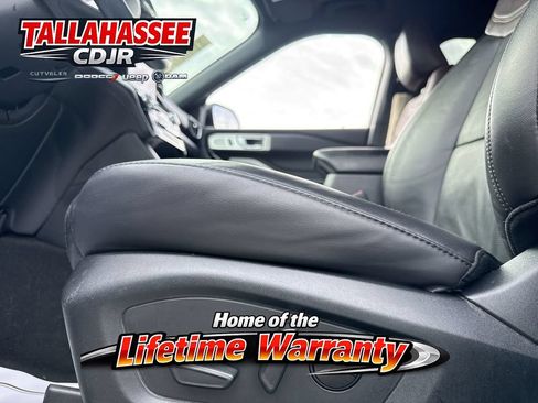 Used 2023 Ford Explorer Platinum w/ Technology Package AWD/4WD image 15