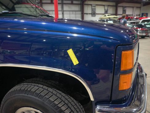 Used 1997 GMC Yukon 4WD 4-Door w/ Marketing Opt Pkg 5 image 29