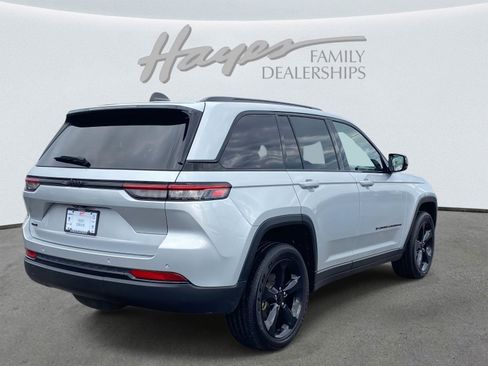 Certified 2024 Jeep Grand Cherokee Altitude image 43