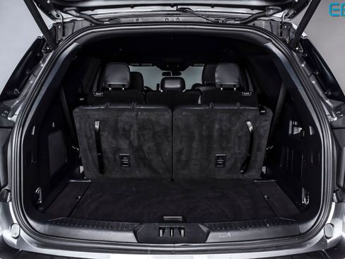 Used 2025 Ford Explorer ST-Line w/ ST-Line Street Pack AWD/4WD image 14
