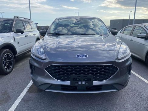 Used 2022 Ford Escape SE image 2