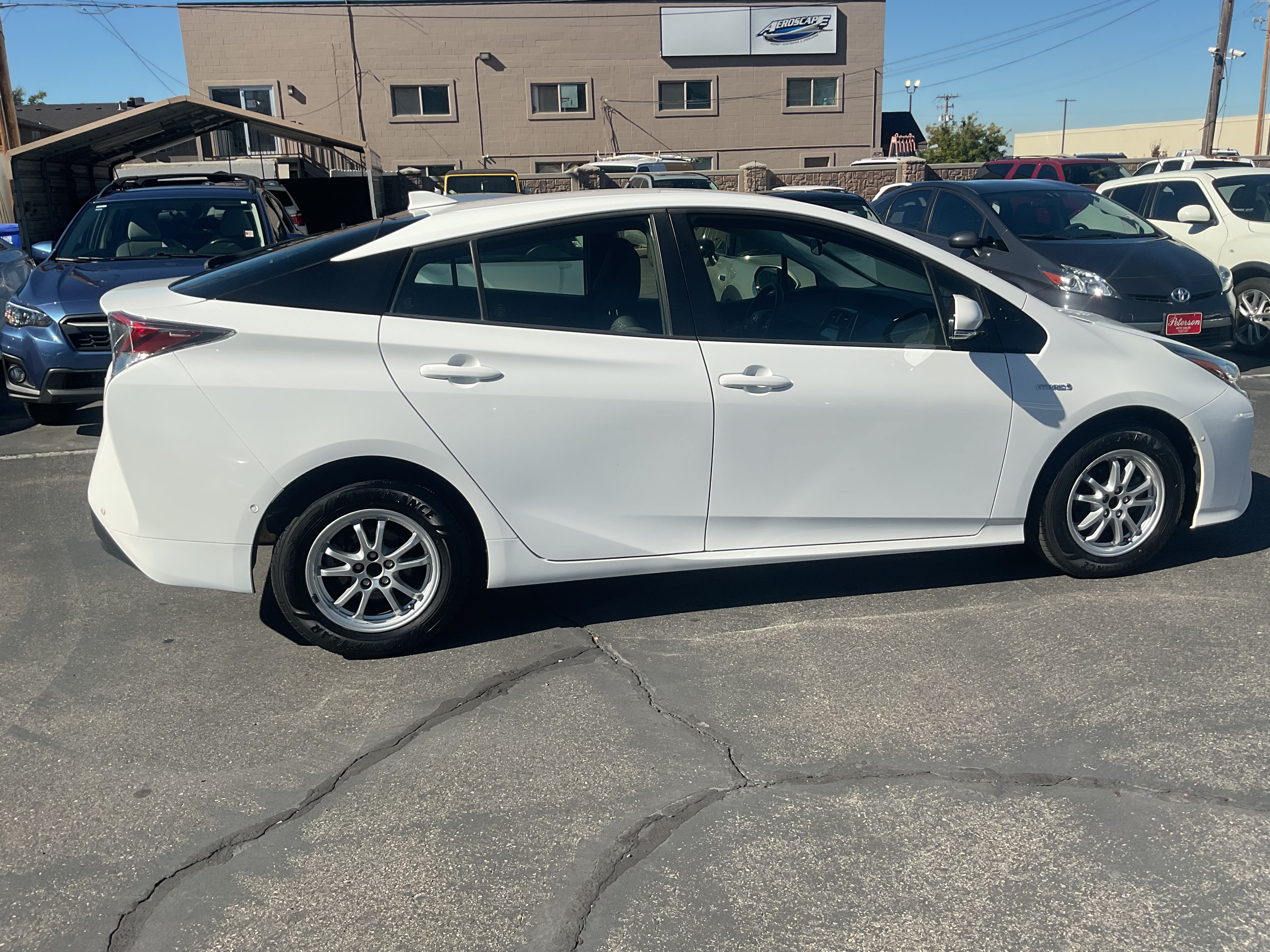 Used 2018 Toyota Prius Two w/ Prius Two Safety Plus Package FWD image 4