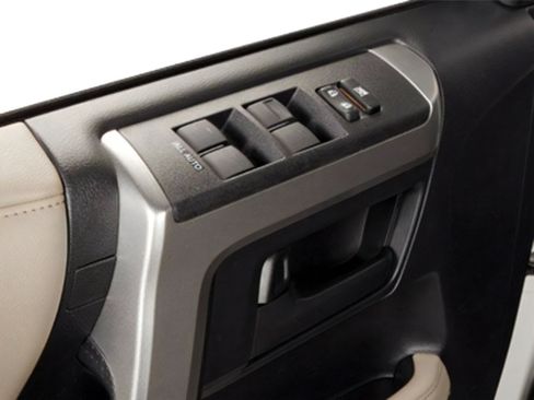 Used 2010 Toyota 4Runner SR5 AWD/4WD image 13