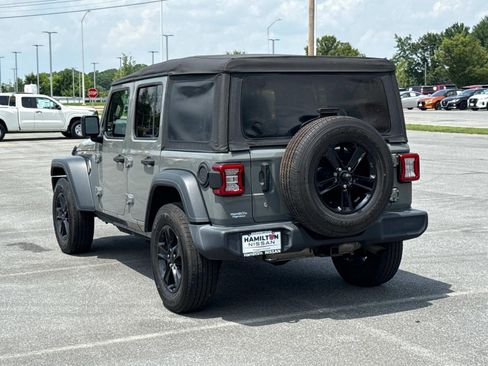 Used 2018 Jeep Wrangler Unlimited Sport image 26
