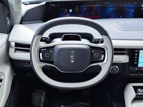 New 2026 Lincoln Navigator L Premier AWD/4WD image 48